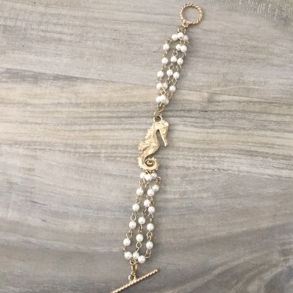 Gold Seahorse Bracelet - Picture 1 of 1